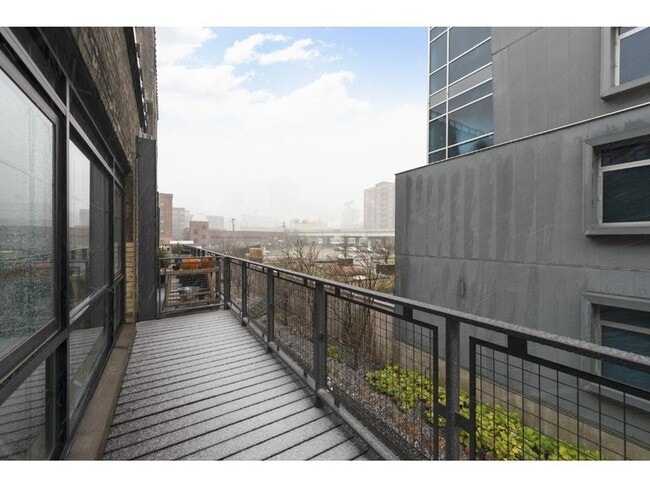 Building Photo - 525 N 3rd St