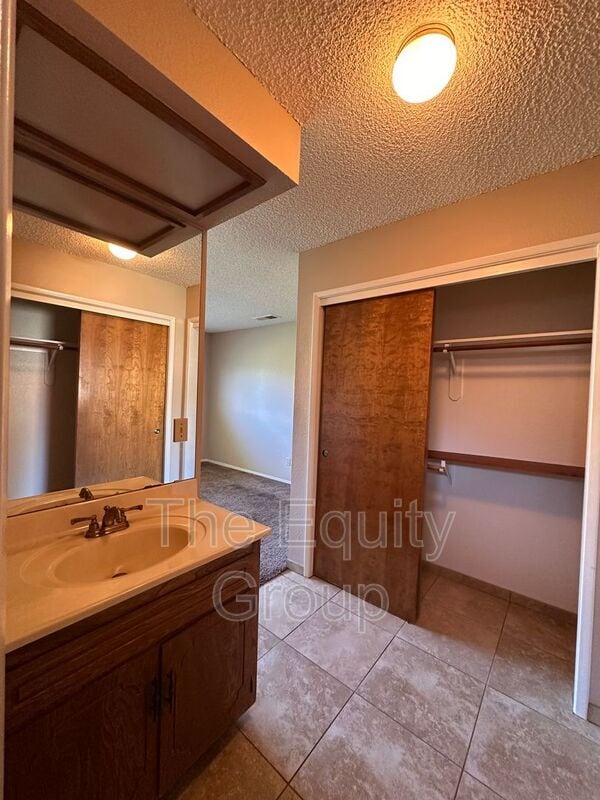 Building Photo - 1930 E Harold Ave