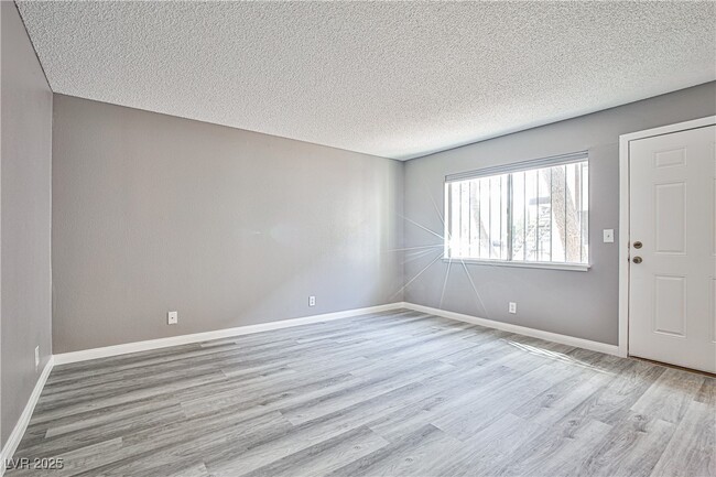 Building Photo - 4280 Tara Ave