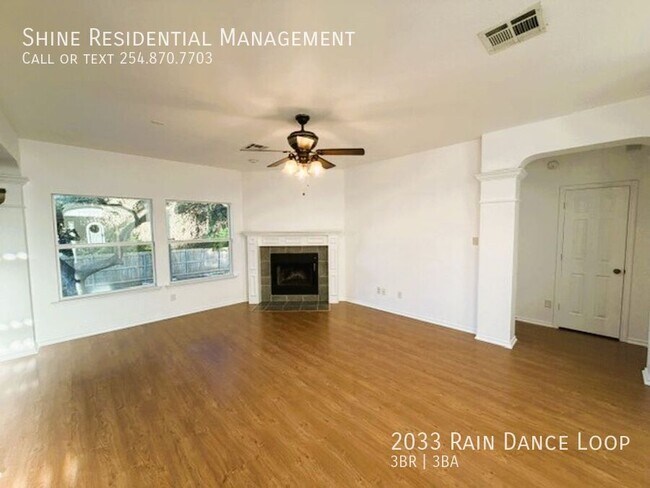 Building Photo - 2033 Rain Dance Loop
