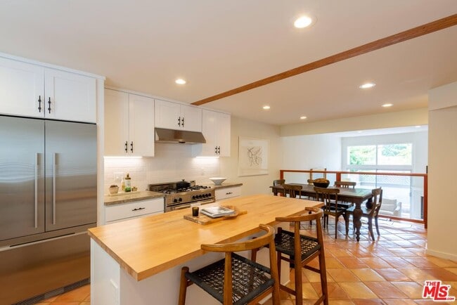 Building Photo - 17098 Palisades Cir