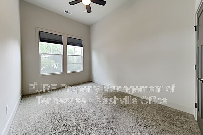 Building Photo - 634B Vernon Ave