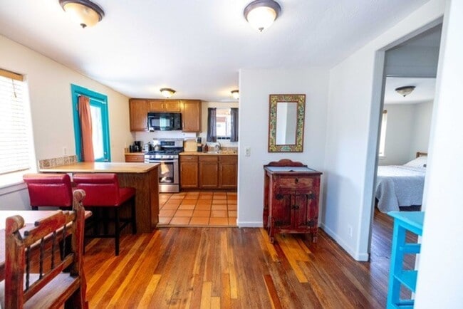 Building Photo - Modern Comfort with Fireplace & Yard | 2BR...