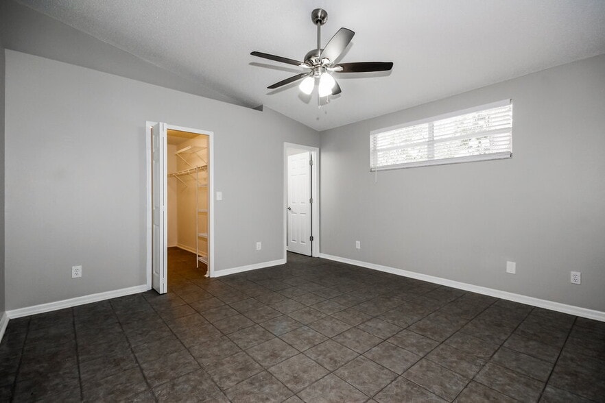 Building Photo - 4022 Fontana Pl