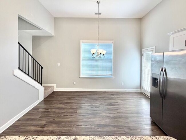 Building Photo - Now Leasing a 5-bedroom 3 bath home on Byhalia