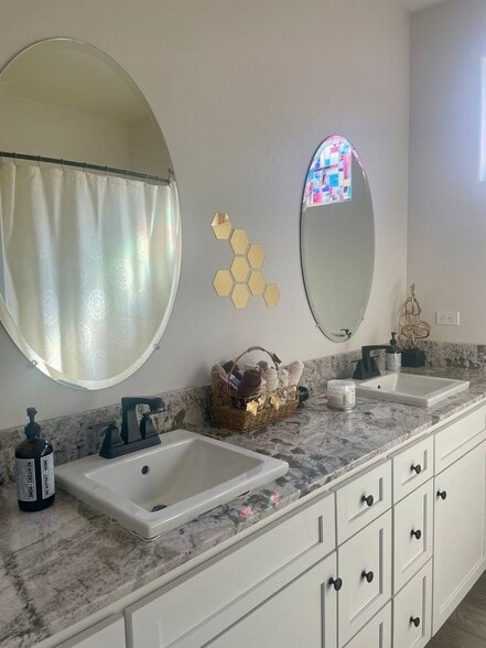 Building Photo - 10006 Blountsville Dr