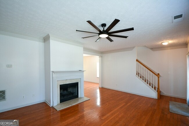 Building Photo - 5460 Hampton Ct
