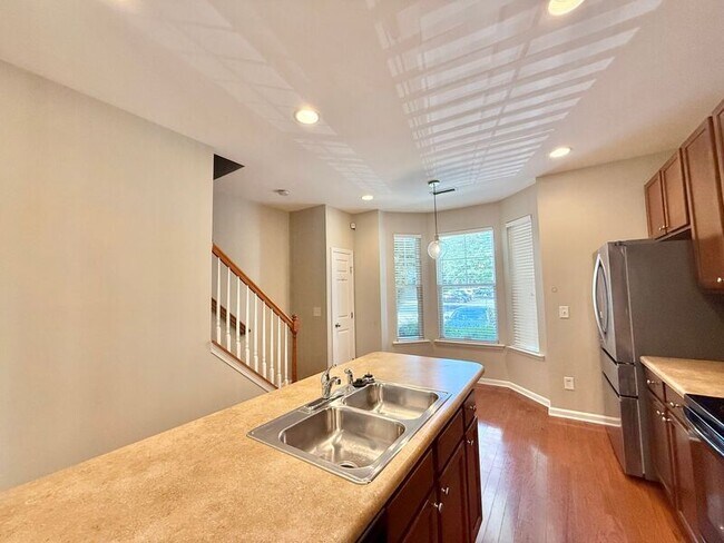 Building Photo - 3021 Parkersburg St