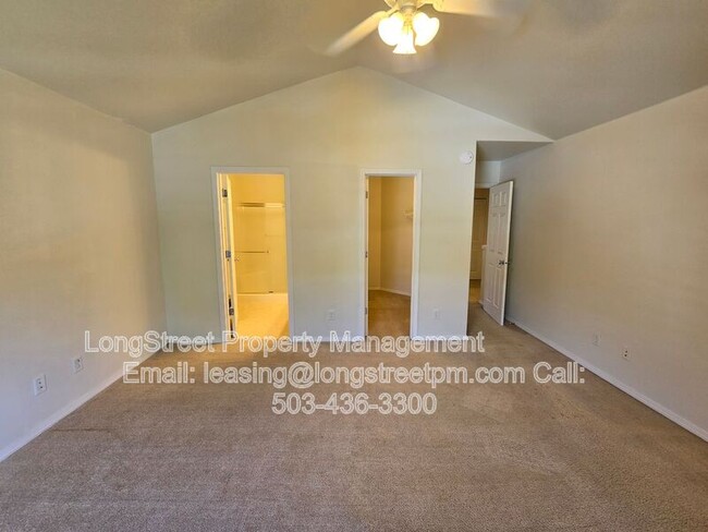 Building Photo - 3008 NW Morning Glory Dr