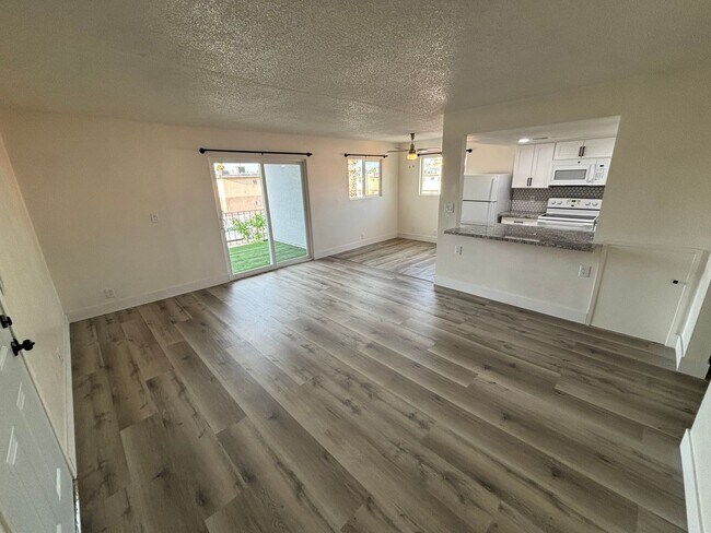 Building Photo - Gorgeous 2bed/1bath home located in Spring...