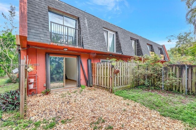 Building Photo - 6141 SW 42nd Ct