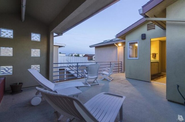 Building Photo - Great Oxnard Shores Home