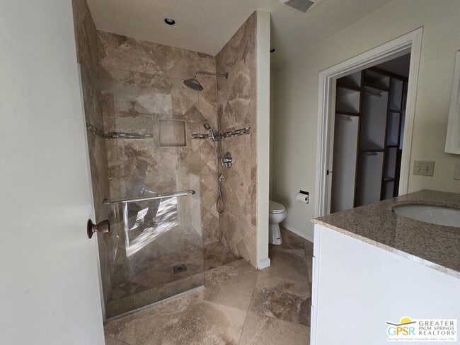 Building Photo - 74619 Fairway Dr