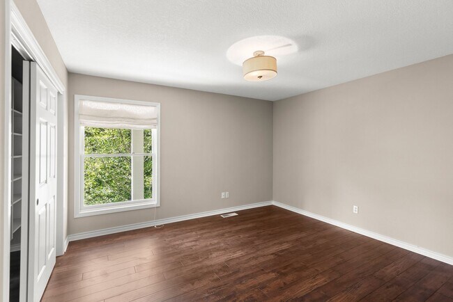 Building Photo - Welcome to your dream home in the picturesque Westridge neighborhood