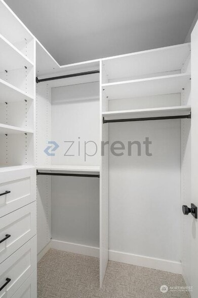 Building Photo - Unit