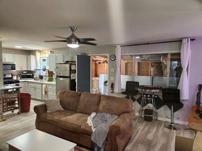 Building Photo - Private Mountain Retreat!