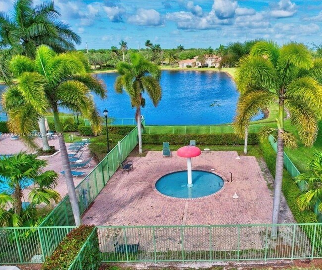 Building Photo - 6768 Heritage Grande