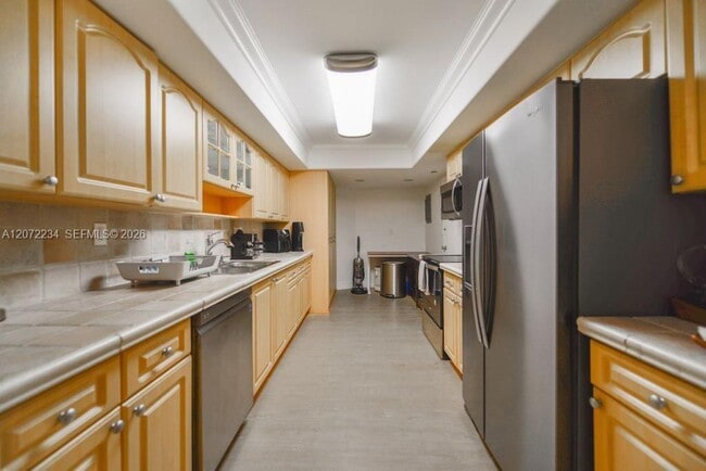 Building Photo - 1121 Crandon Blvd