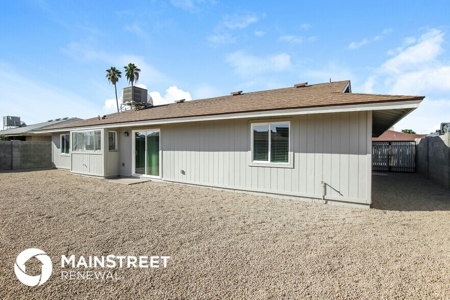 Building Photo - 15607 N 60th Ave