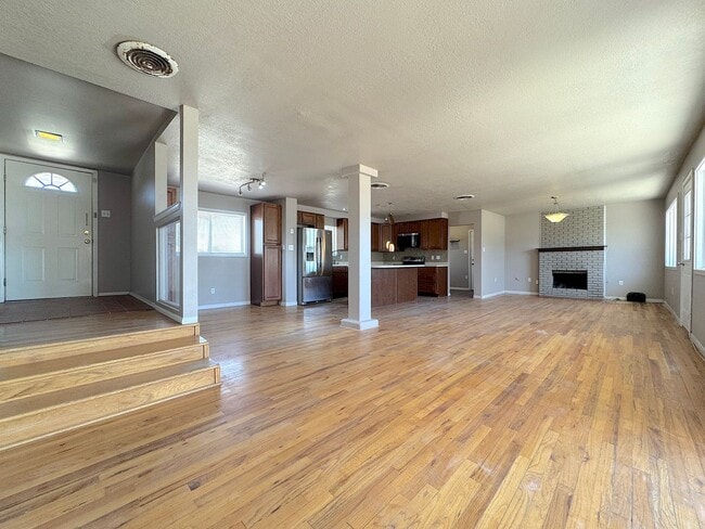 Building Photo - Northeast El Paso 3 bed/2bath in Mountain Park Neighborhood!