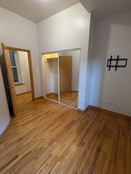 2nd Bedroom - 3212 W Warren Blvd