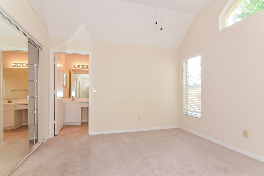 Building Photo - 8719 Exposition Dr