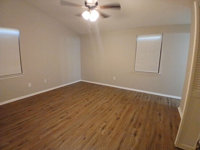 Building Photo - Completely renovated 4 Bedroom, 1.5-Bath |...
