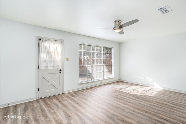 Building Photo - Shreveport townhome for rent