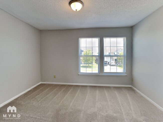 Building Photo - 8351 S Midnight Dr