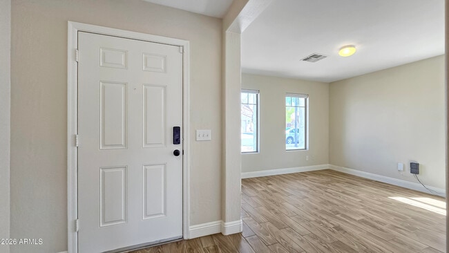 Building Photo - 25673 W Northern Lights Way