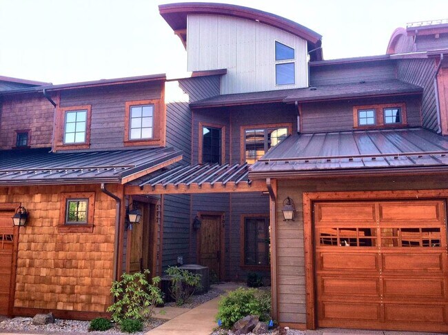 Condo Entrance - 2056 W Bellerive Ln