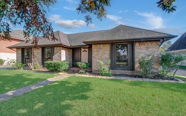 Building Photo - 2707 Planters St