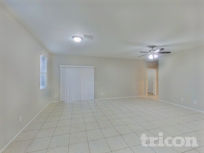 Building Photo - 16971 N Quinto Dr