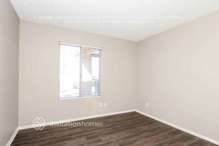 Building Photo - 10115 W Sells Dr