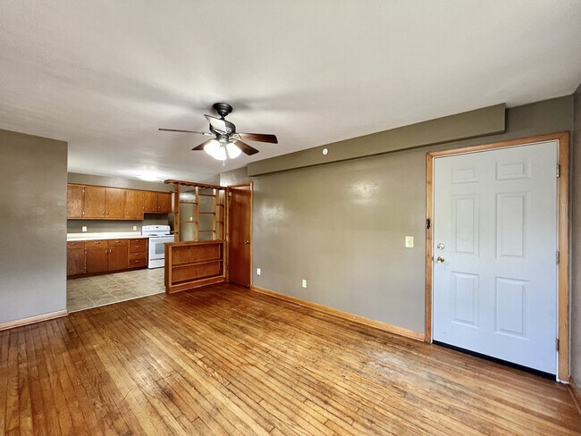 Building Photo - 290 Orchard Dr