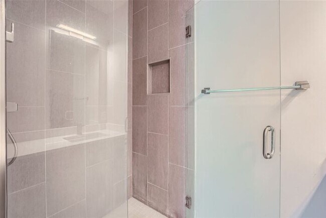 Building Photo - Luxurious 3br/3ba in RiNo + ROOFTOP PATIO!