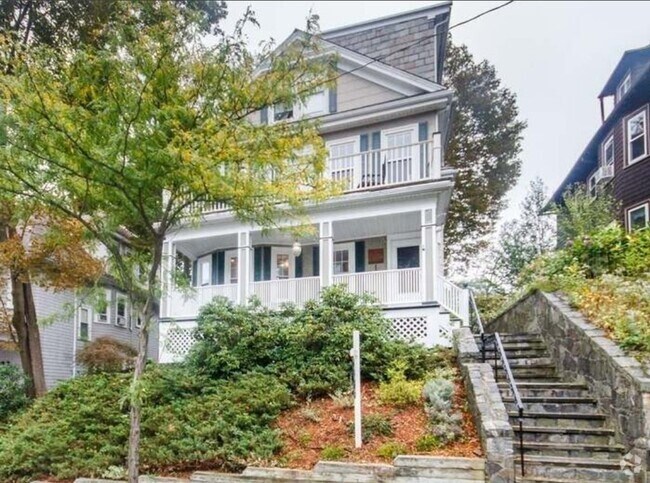Building Photo - 80 Aldrich St