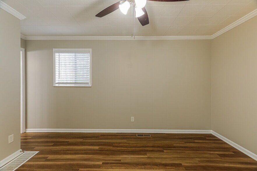 Building Photo - 1217 Turf Dr