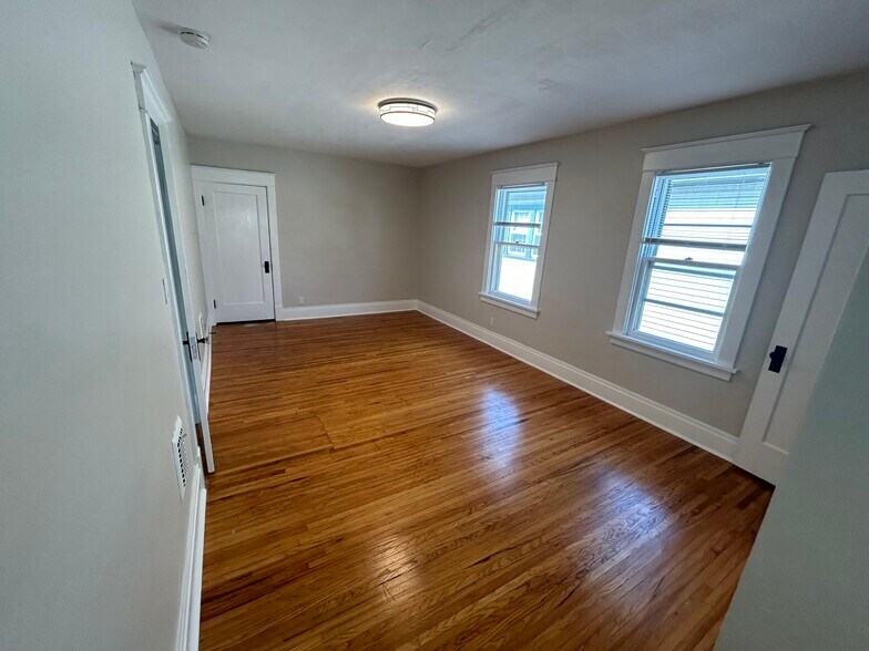 Building Photo - 473 Colvin Ave