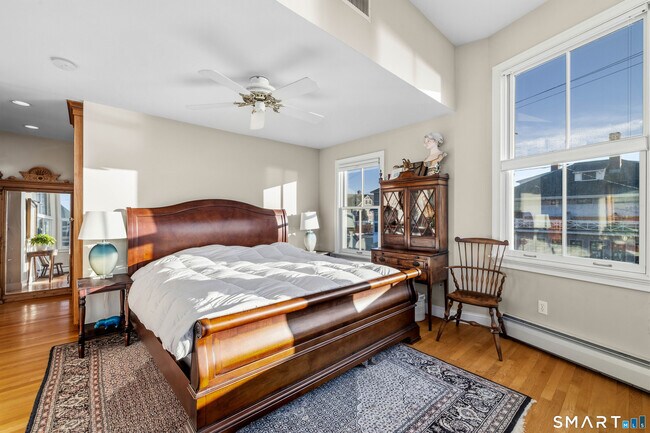 Building Photo - 5 Middle Beach Rd