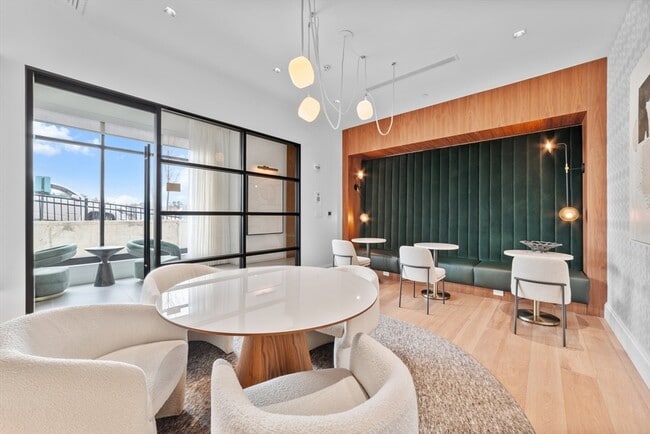 Building Photo - 191 Washington St