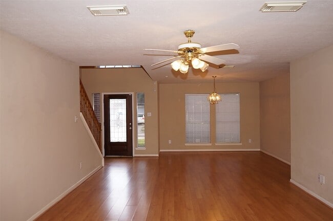 Building Photo - 18807 Timbers Dr