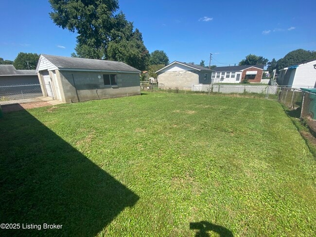 Building Photo - 536 Crestwood Rd