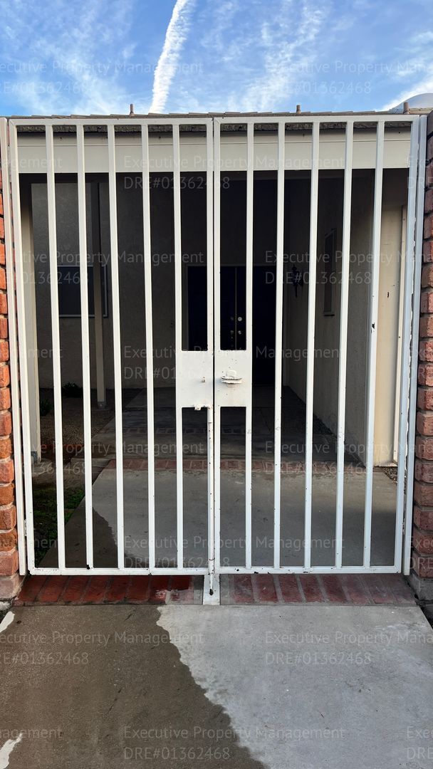 Primary Photo - Remodeled 3 bedroom/ 2 bathroom home