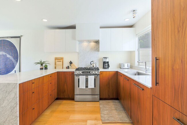 Building Photo - 75 Hancock St