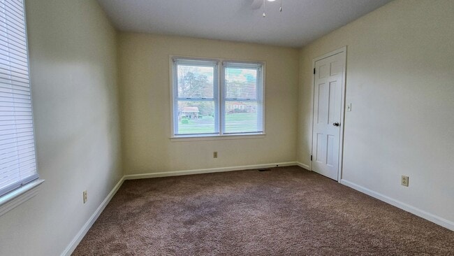 Building Photo - 2460 Sedalia Dr