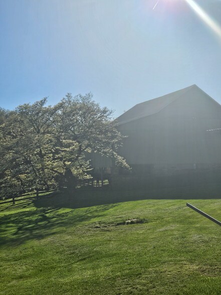 Building Photo - 4020 Bay Rd