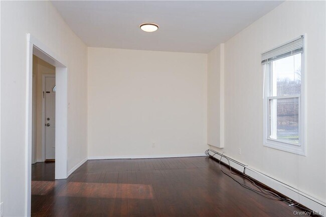 Building Photo - 33 Holmes Rd