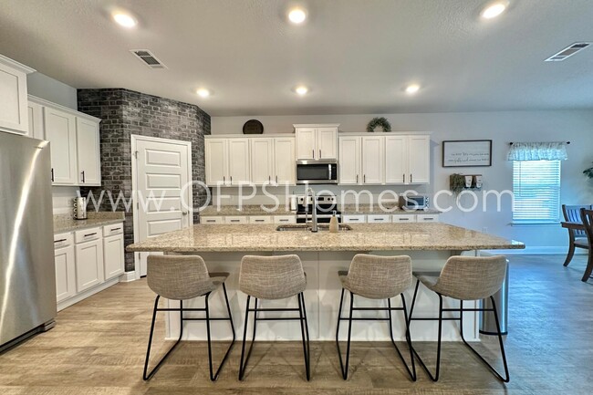 Building Photo - 8090 Silver Maple Dr