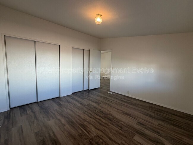 Building Photo - 1514 E Muriel Dr
